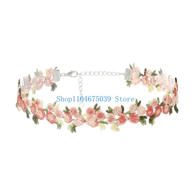 Women Accessories Pk - Modny naszyjnik choker z haftowaną koronką
