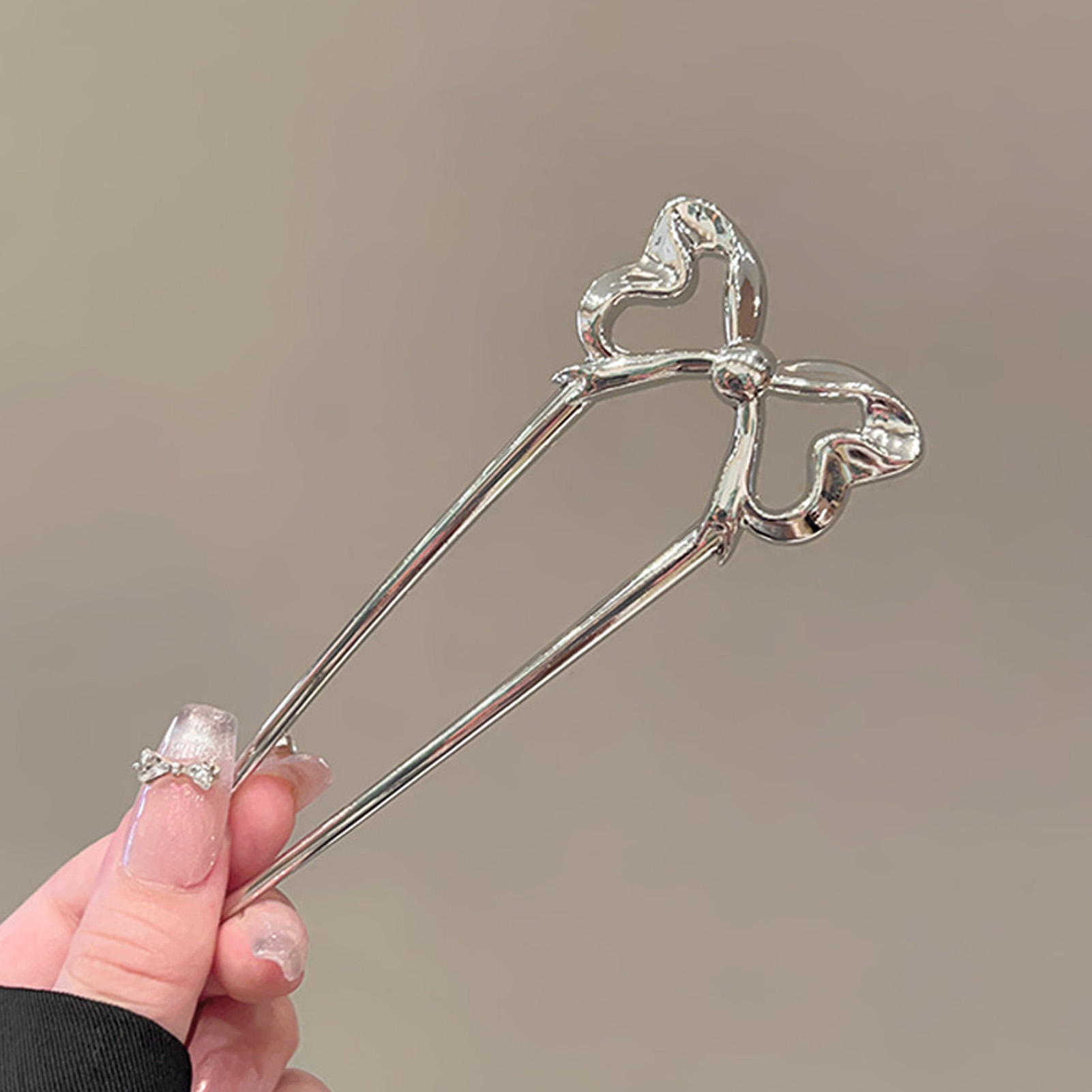 Elegancka spinka do włosów w k – Women Accessories Holder recenzja i cena